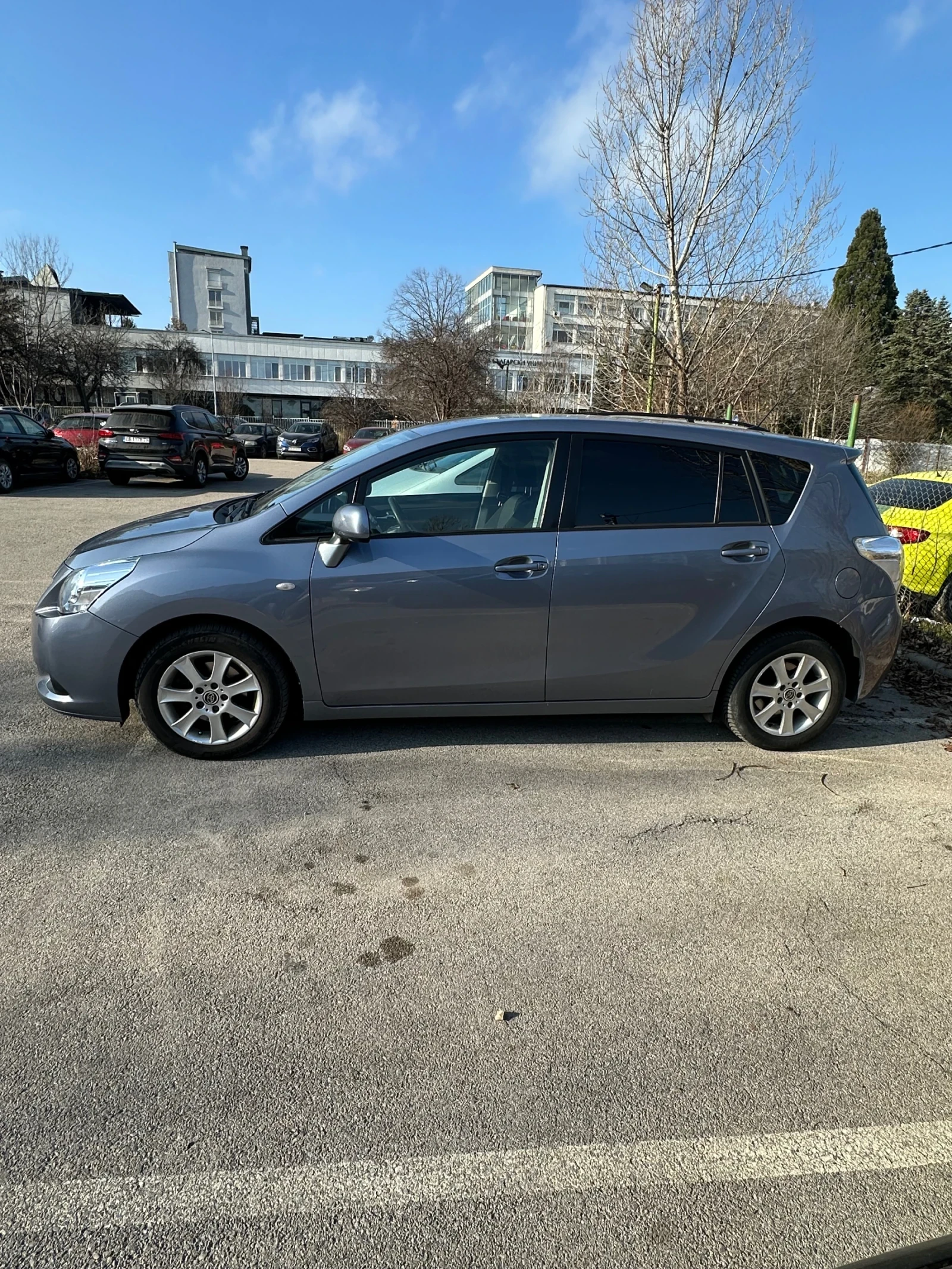 Toyota Verso 2.0D-4D Luxury Keyless Камера Подгрев Печка - изображение 3