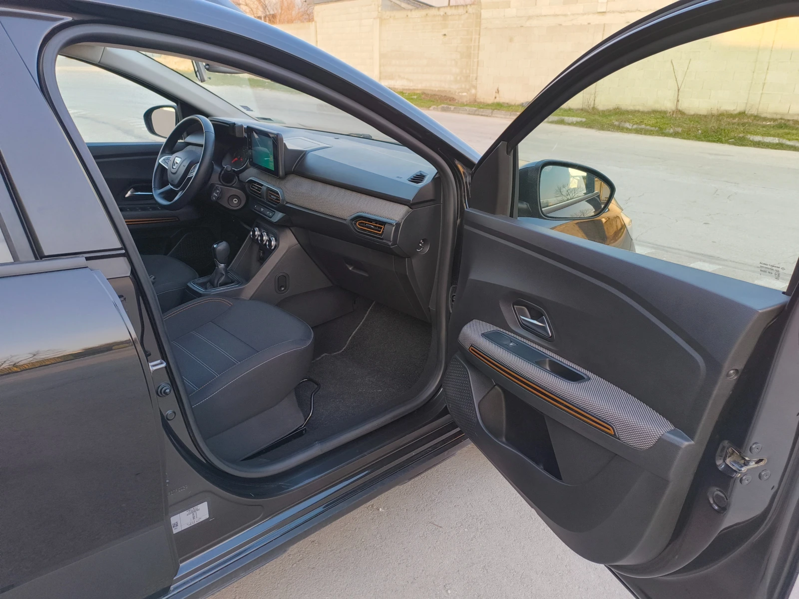 Dacia Sandero Stepway TCe 90 CVT, снимка 13 - Автомобили и джипове - 53741018