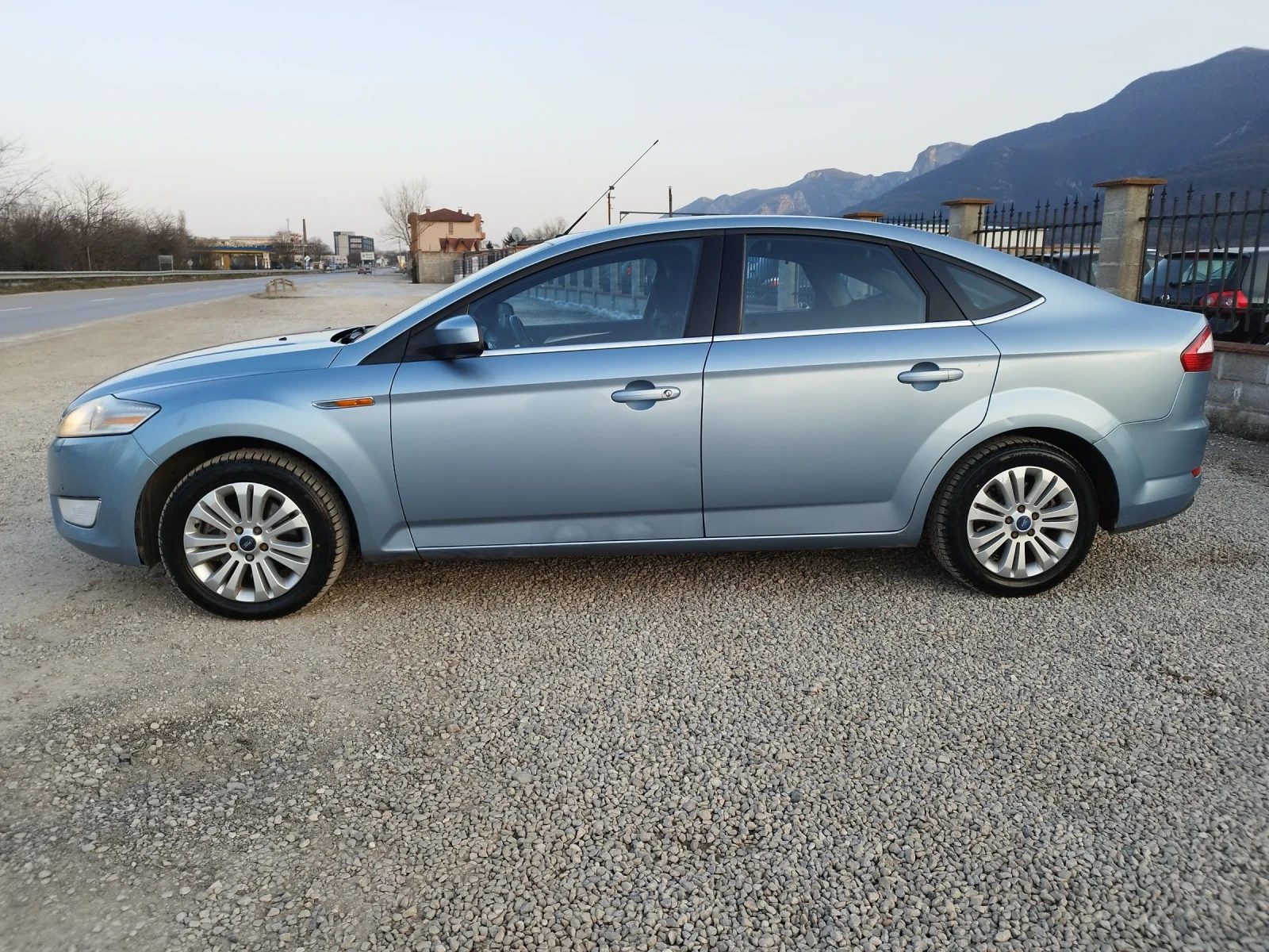 Ford Mondeo 2.0 tdci Titanium, снимка 2 - Автомобили и джипове - 53867778