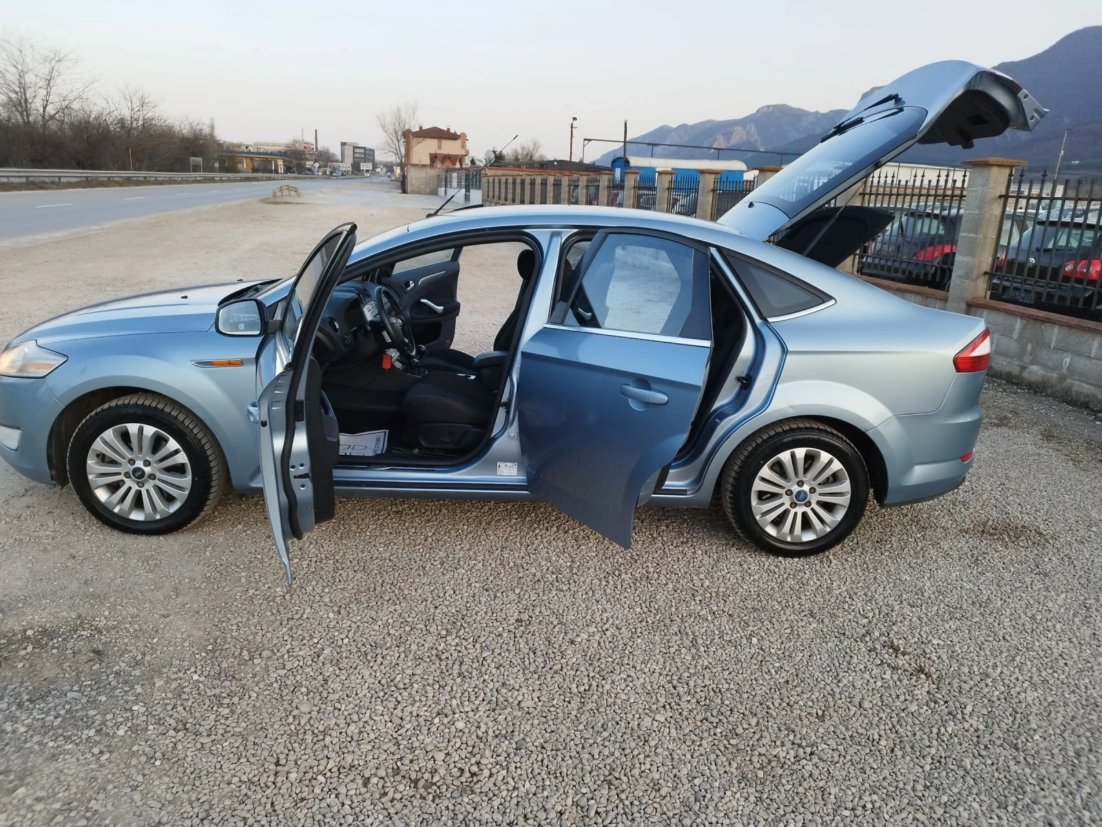 Ford Mondeo 2.0 tdci Titanium, снимка 9 - Автомобили и джипове - 53867778