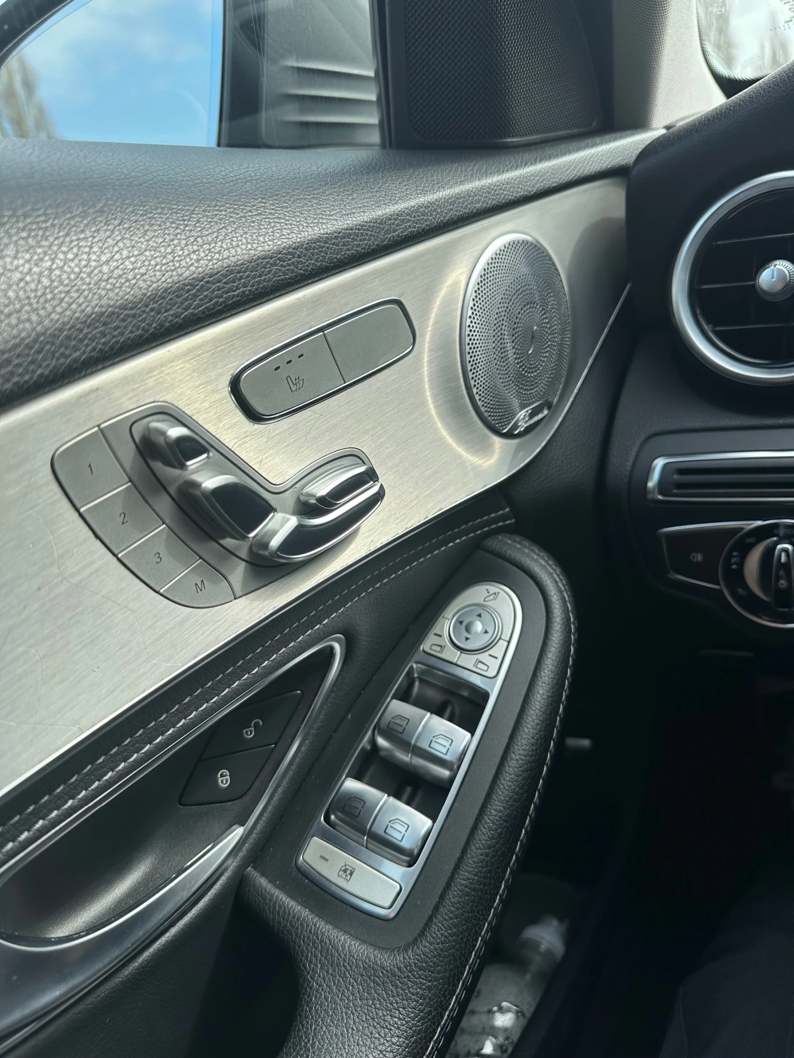 Mercedes-Benz C 300 W-205, снимка 8 - Автомобили и джипове - 53874937