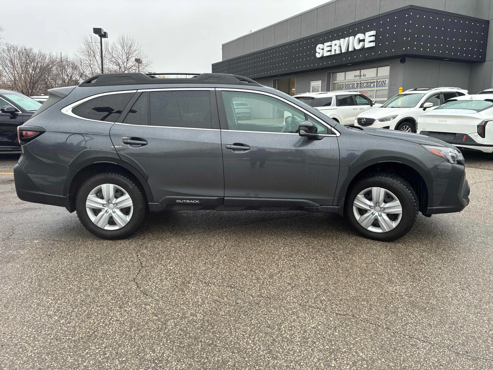 Subaru Outback Convenience * * CARFAX * * АВТО КРЕДИТ * * , снимка 4 - Автомобили и джипове - 53893536