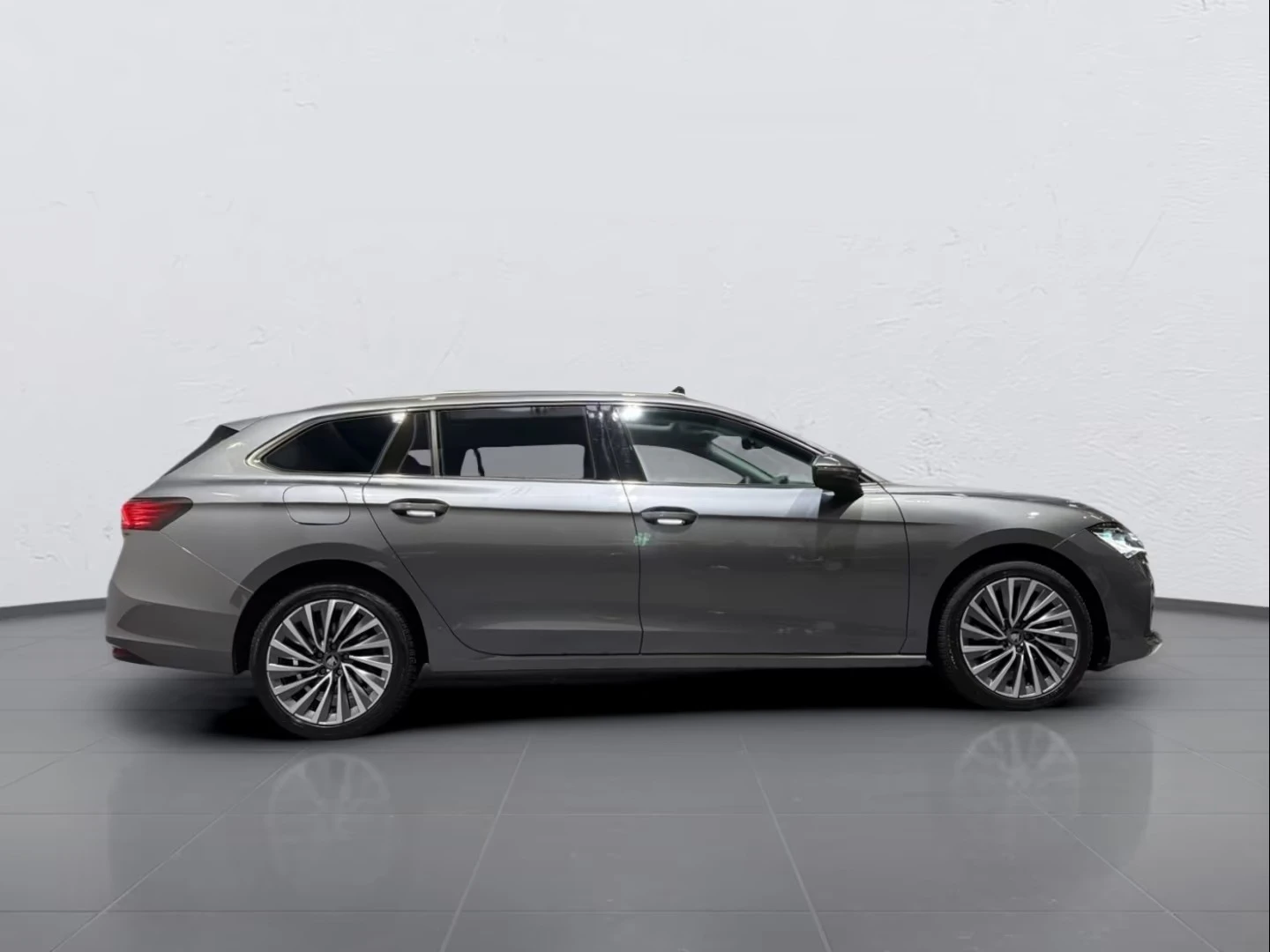 Skoda Superb 2.0 TDI / L&K / CANTON / HEAD UP / DCC / PANO /, снимка 6 - Автомобили и джипове - 54710811