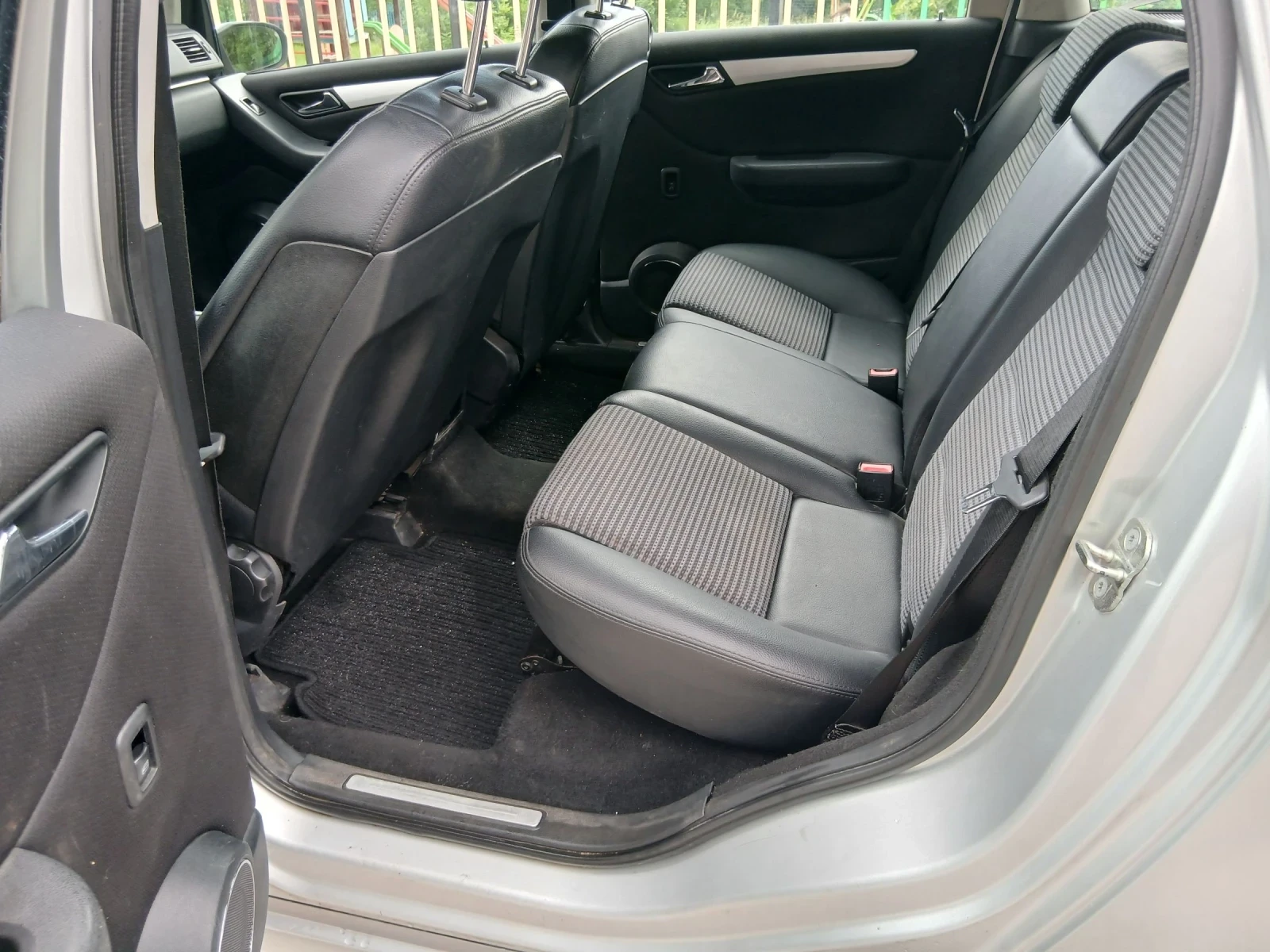 Mercedes-Benz B 180 Turbo Diesel, снимка 9 - Автомобили и джипове - 54754087