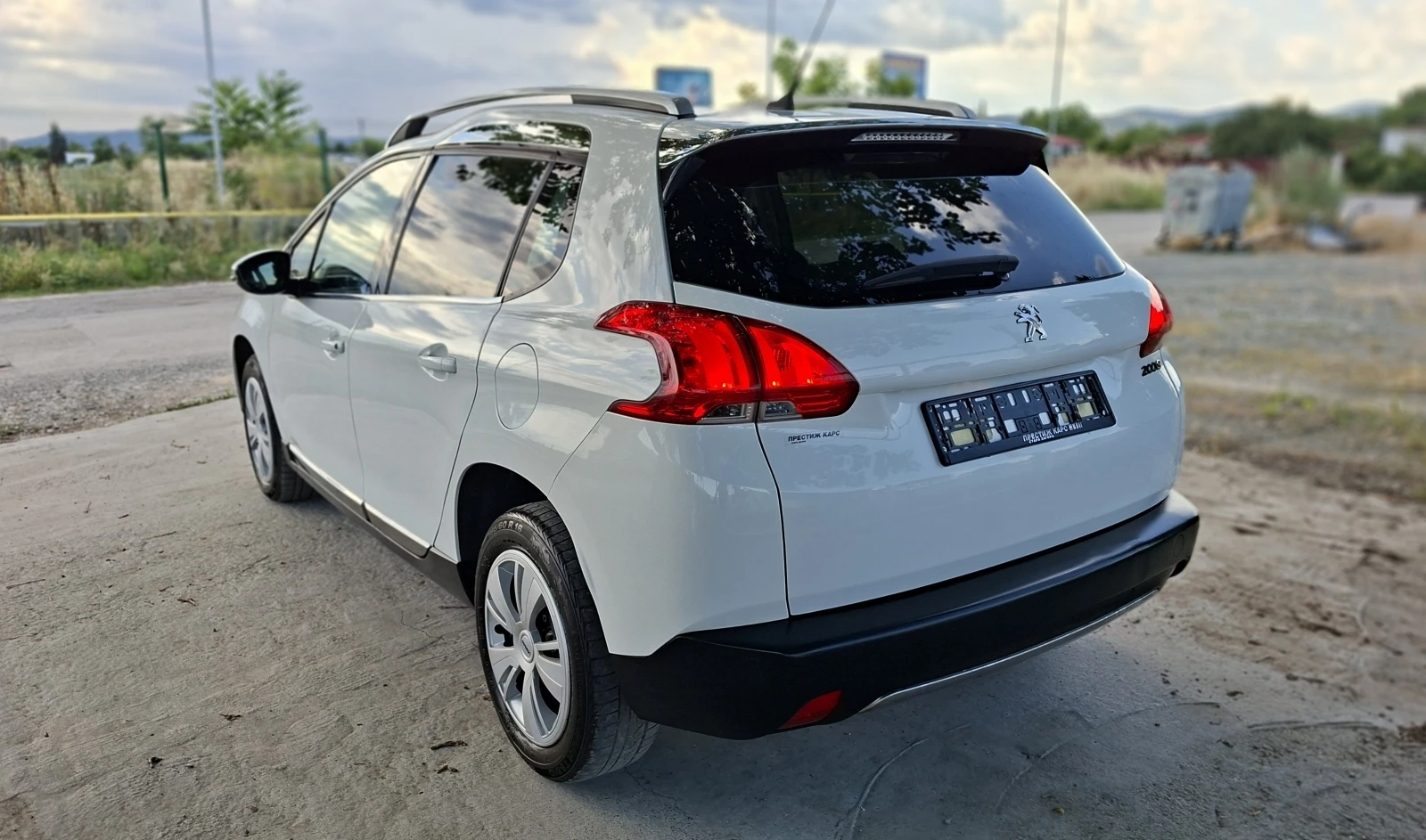 Peugeot 2008 1.6 16V, снимка 5 - Автомобили и джипове - 55003084