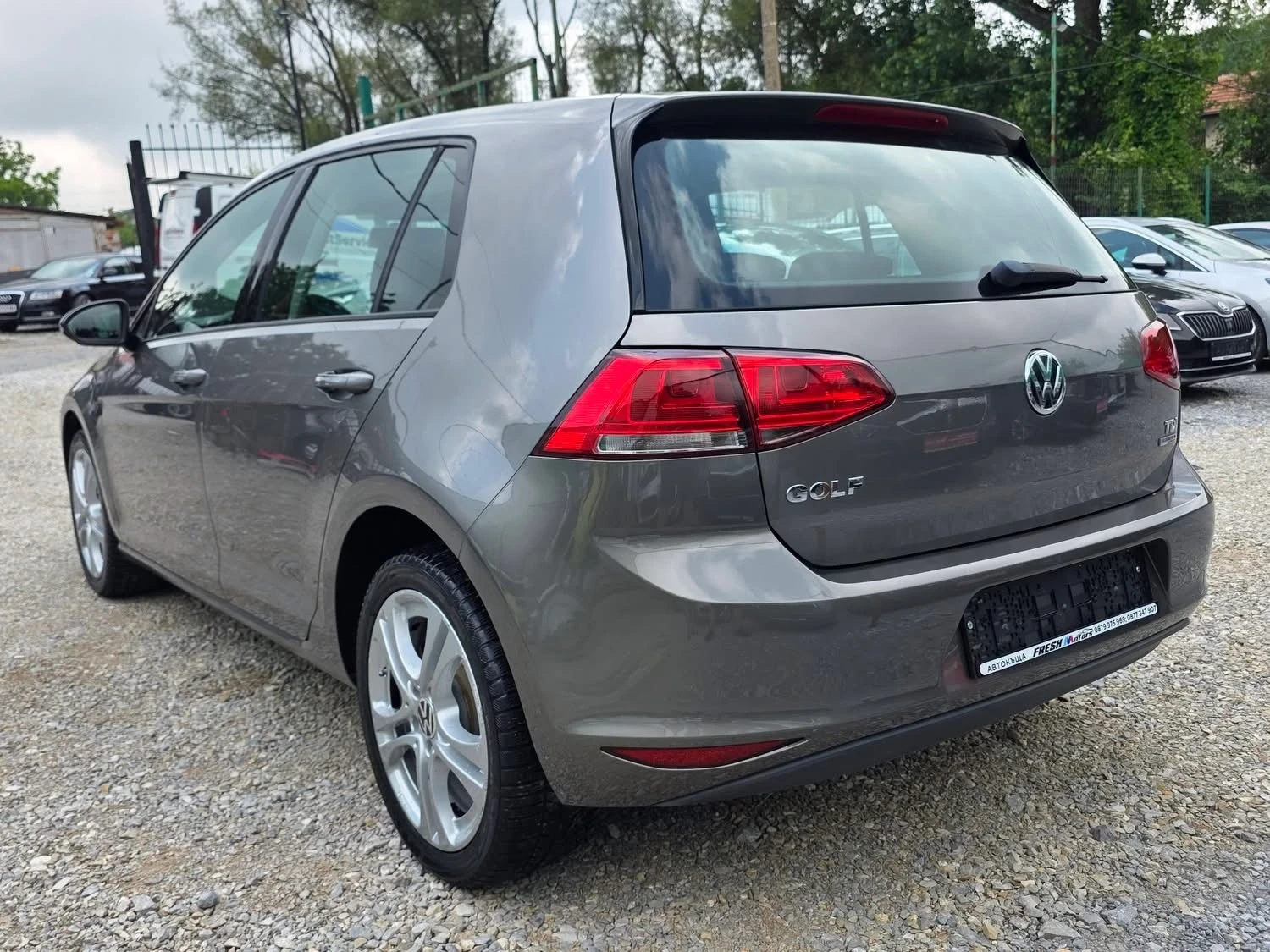 VW Golf 1.6TDI 105K.C. / КЛИМА / НАВИ / ЕВРО 5Б / 2014 ГОД, снимка 3 - Автомобили и джипове - 55168633