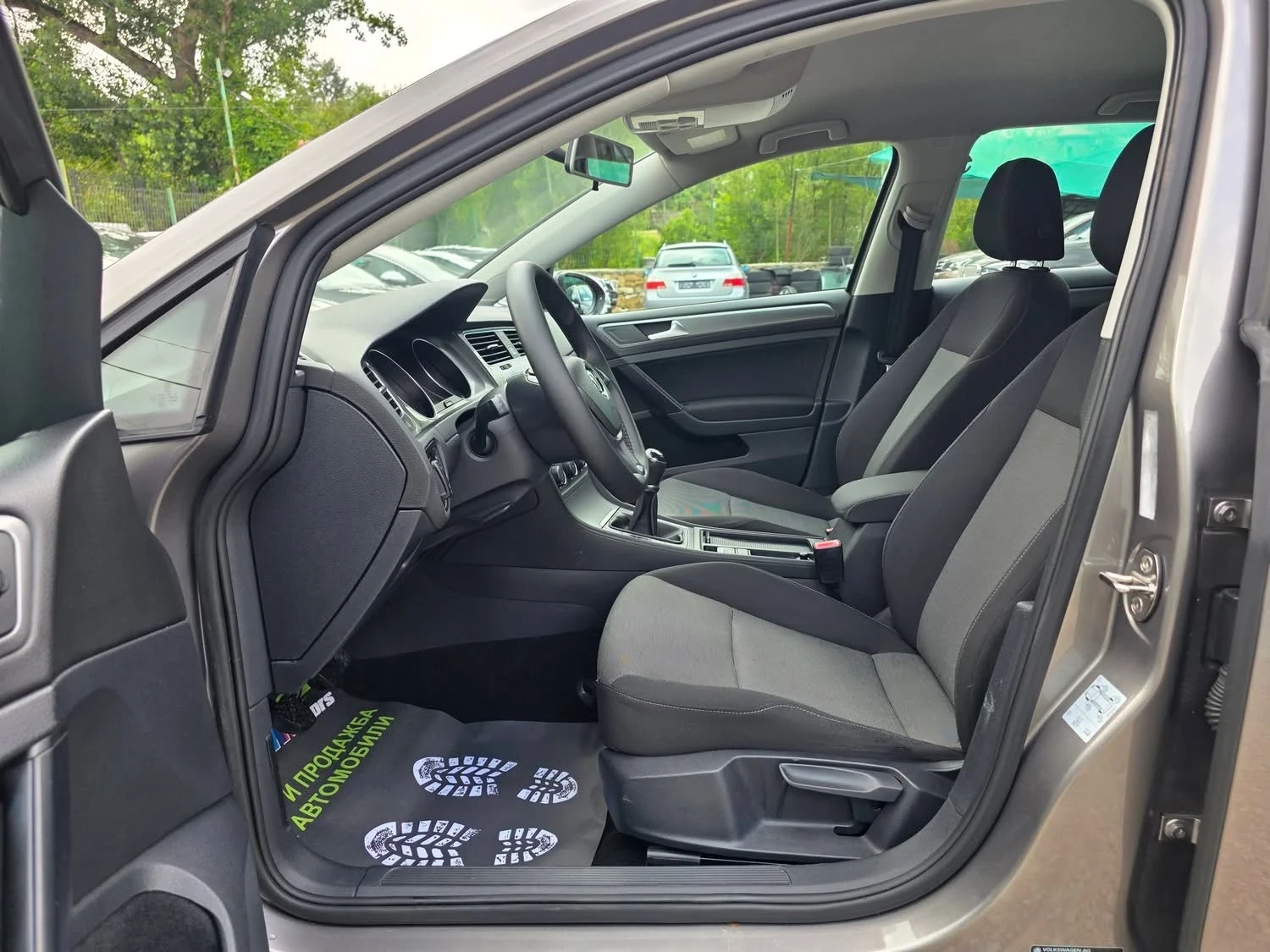 VW Golf 1.6TDI 105K.C. / КЛИМА / НАВИ / ЕВРО 5Б / 2014 ГОД, снимка 8 - Автомобили и джипове - 55168633