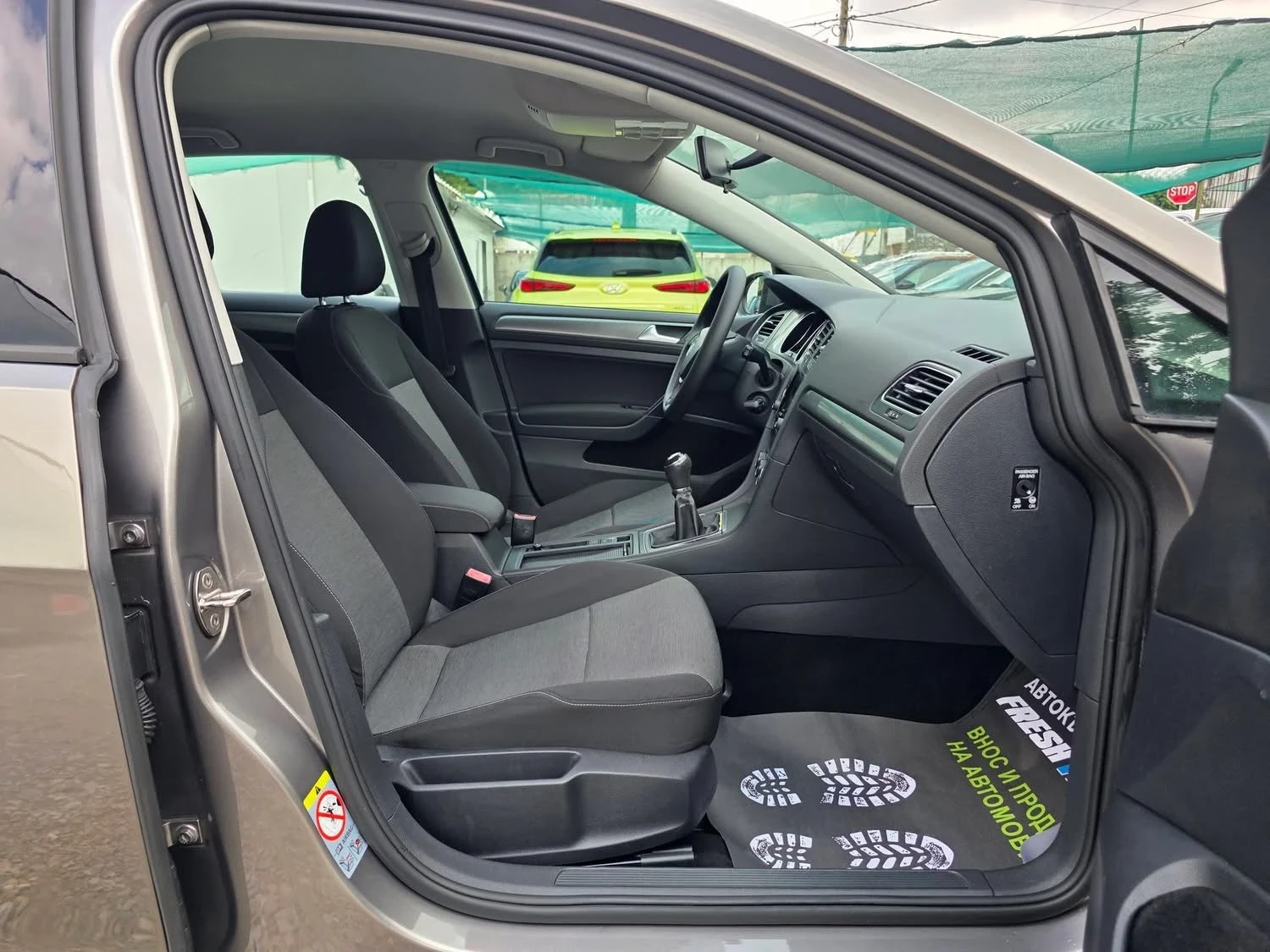 VW Golf 1.6TDI 105K.C. / КЛИМА / НАВИ / ЕВРО 5Б / 2014 ГОД, снимка 10 - Автомобили и джипове - 55168633