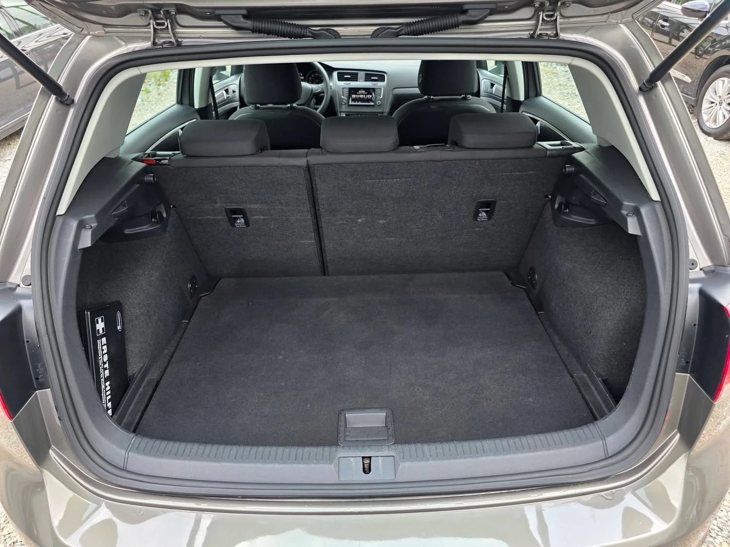 VW Golf 1.6TDI 105K.C. / КЛИМА / НАВИ / ЕВРО 5Б / 2014 ГОД, снимка 14 - Автомобили и джипове - 55168633