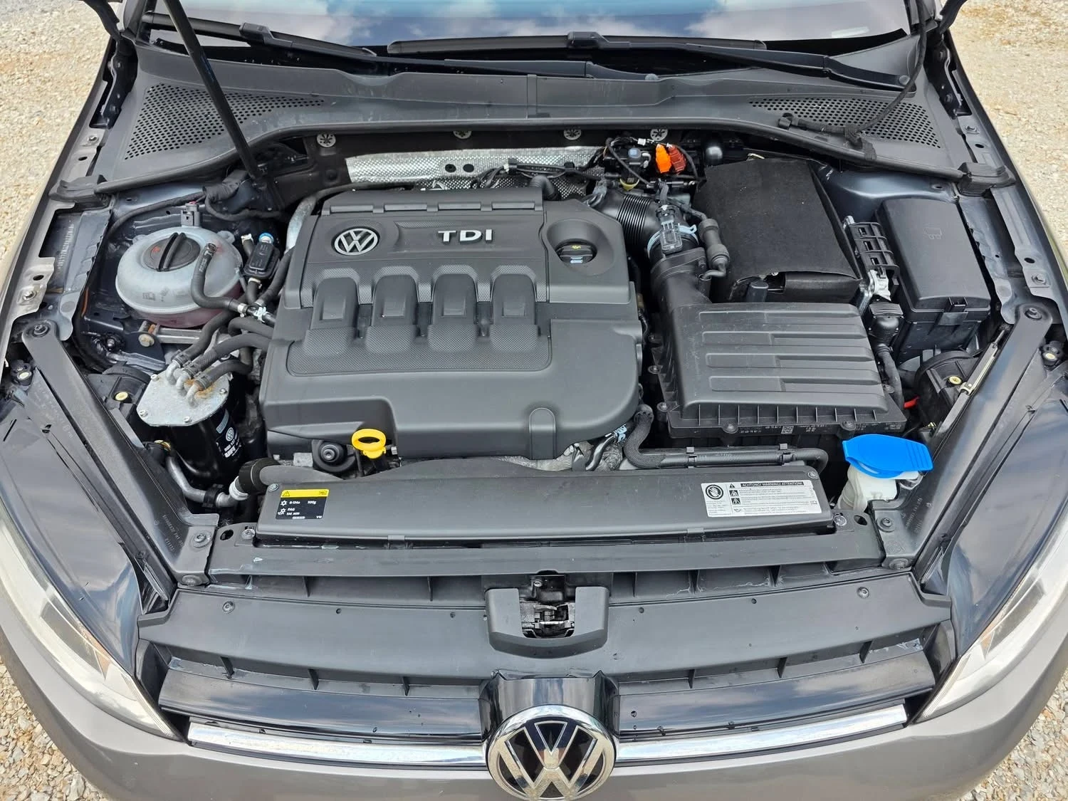 VW Golf 1.6TDI 105K.C. / КЛИМА / НАВИ / ЕВРО 5Б / 2014 ГОД, снимка 15 - Автомобили и джипове - 55168633