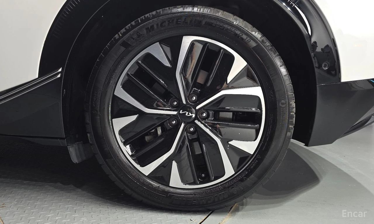 Kia EV6 * ФИКСИРАНА ЦЕНА ДО БЪЛГАРИЯ * АВТОКРЕДИТ, снимка 7 - Автомобили и джипове - 55423316