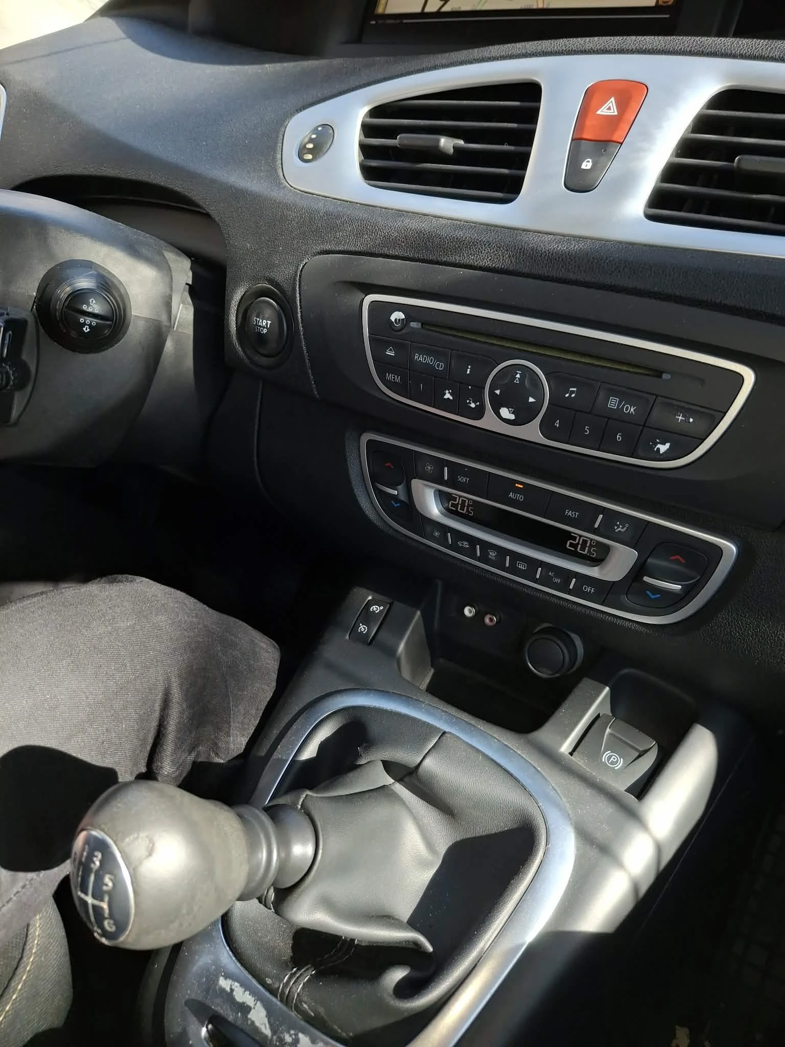 Renault Scenic 1.5 dCi (110 Hp) FAP, снимка 5 - Автомобили и джипове - 55680962