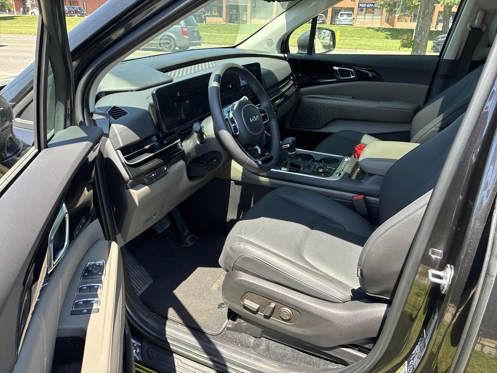 Kia Carnival, снимка 5 - Автомобили и джипове - 55690292