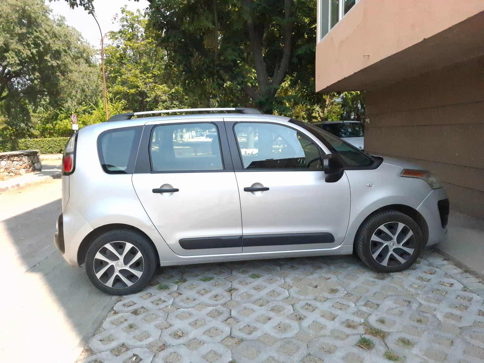 Citroen C3 Picasso, снимка 4 - Автомобили и джипове - 55972101