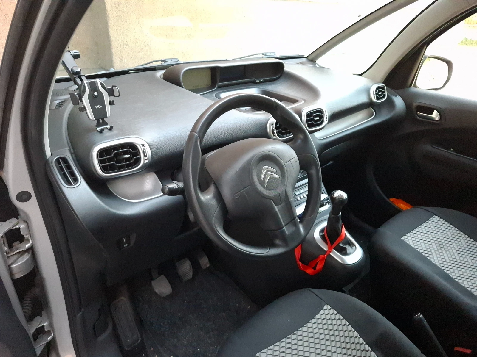 Citroen C3 Picasso, снимка 9 - Автомобили и джипове - 55972101