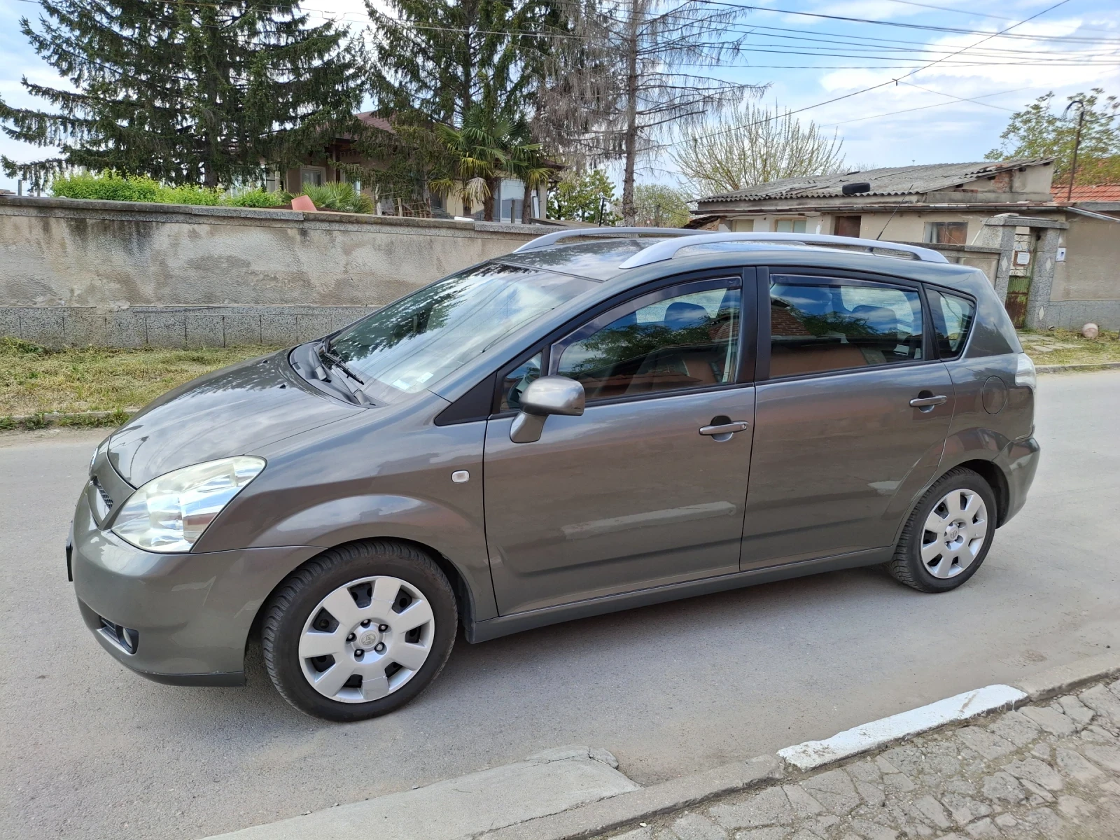 Toyota Corolla verso, снимка 3 - Автомобили и джипове - 56546422
