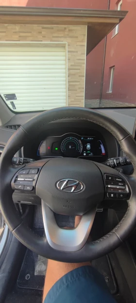 Обява за продажба на Hyundai Kona Premium 64 kwh, 204 к.с. сервизна книжка ~40 900 лв. - изображение 8