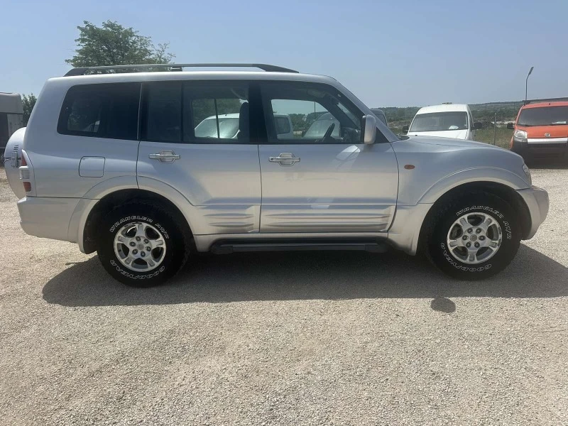 Mitsubishi Pajero, снимка 8 - Автомобили и джипове - 45913460