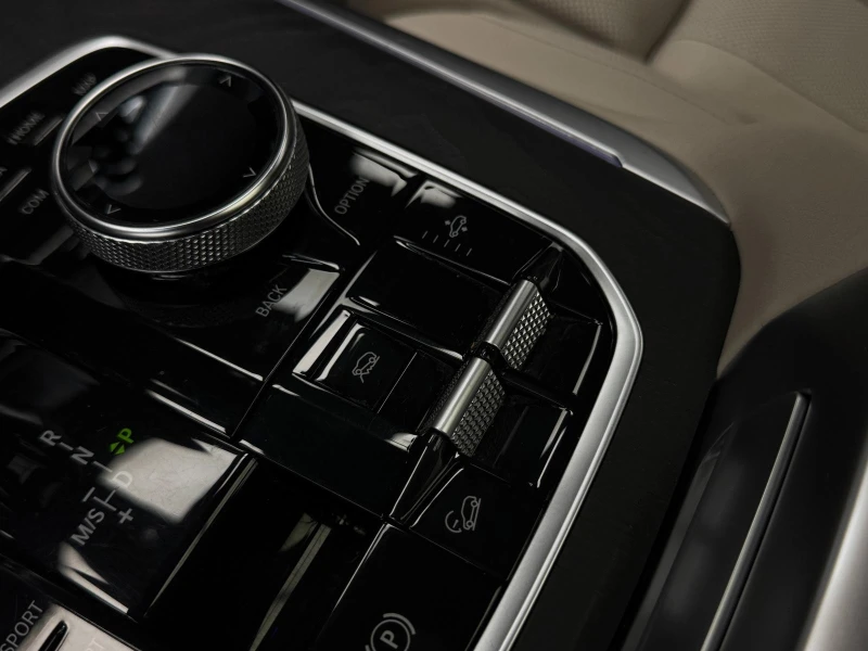 BMW X7 xDrive30d 3xTV* 4D B&W* Massage* Обдухване* 360* S, снимка 16 - Автомобили и джипове - 51405814