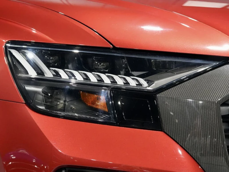 Audi RSQ8 4.0T* quattro* SUV* AWD* АвтоКредит* (ЦЕНА ДО БГ), снимка 4 - Автомобили и джипове - 52532842