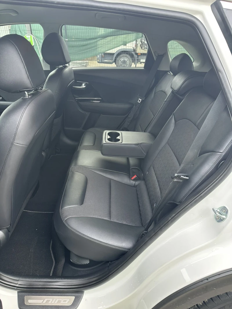 Kia Niro 1.6HYBRID/DISTRONIC/CAMERA/21900KM!!!, снимка 11 - Автомобили и джипове - 53283772