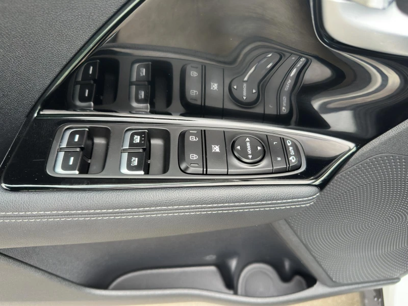 Kia Niro 1.6HYBRID/DISTRONIC/CAMERA/21900KM!!!, снимка 17 - Автомобили и джипове - 53283772