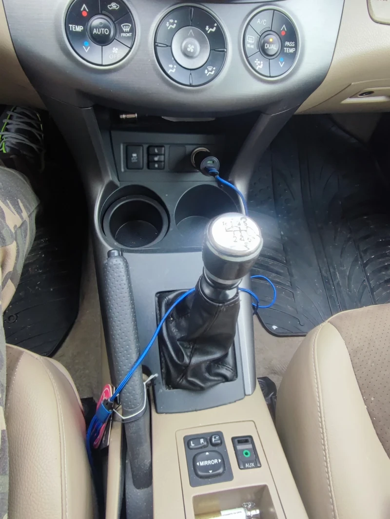 Toyota Rav4 D&D 177 коня 2, 2 мотор, снимка 8 - Автомобили и джипове - 53463410