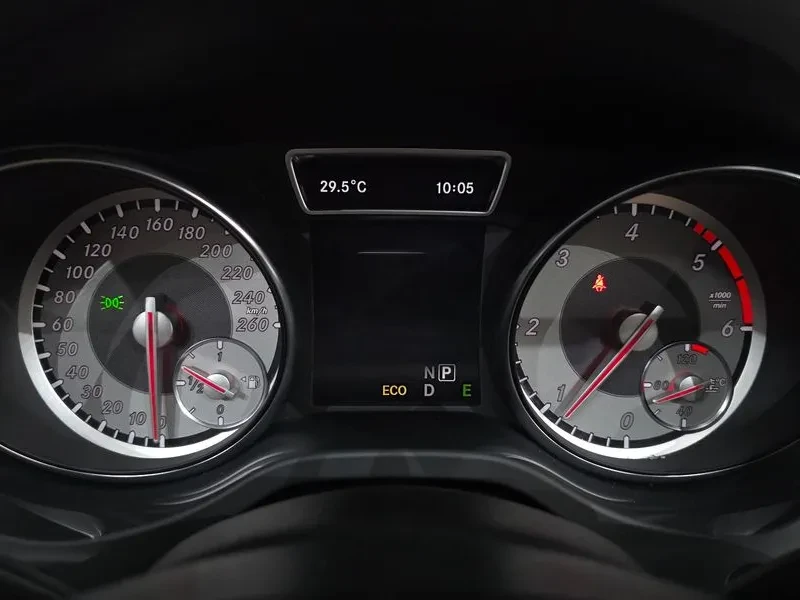 Mercedes-Benz GLA  X156 Gla200 Cdi, снимка 8 - Автомобили и джипове - 55259414