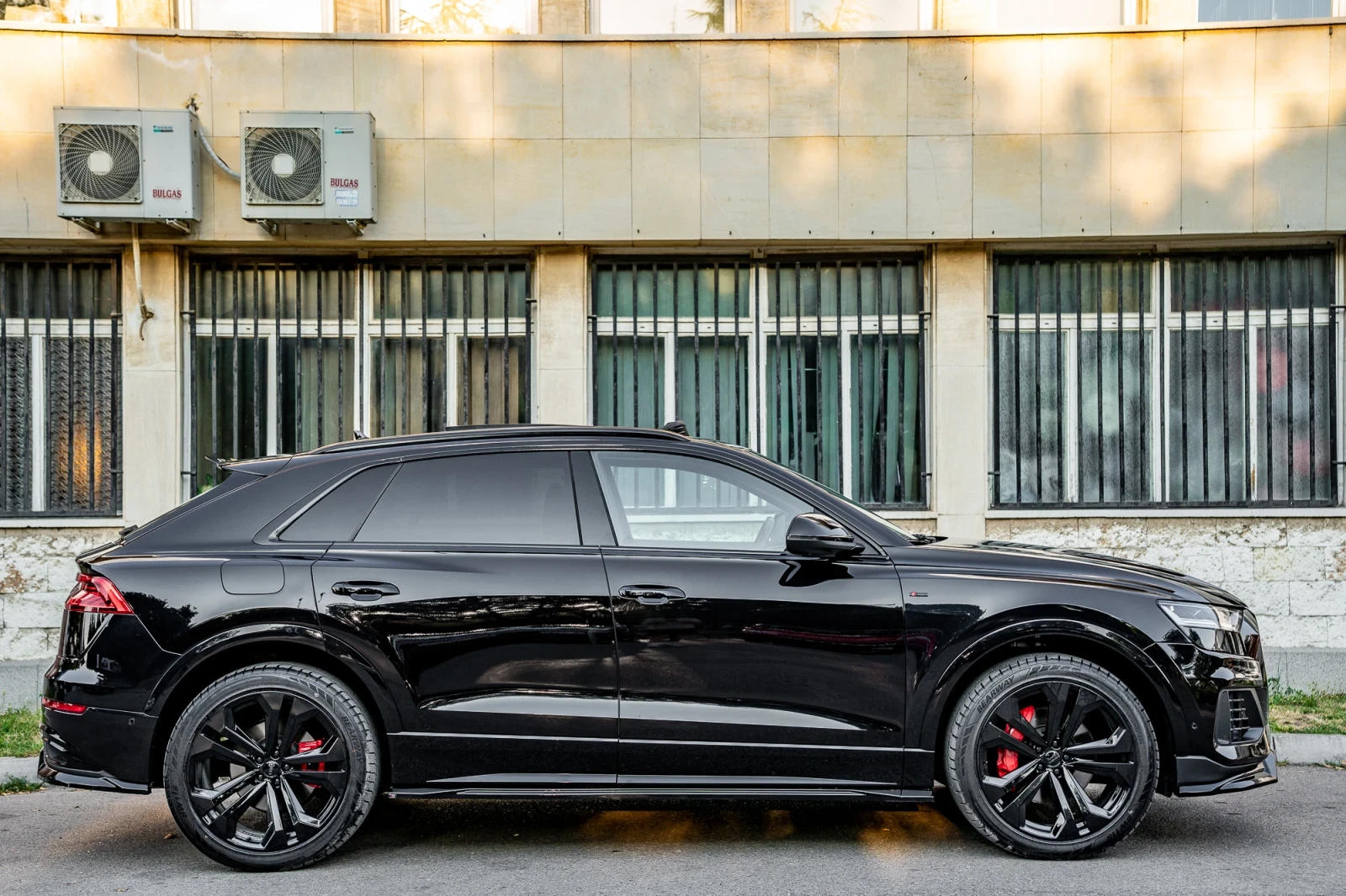 Audi Q8 55 TFSI Shadow line SQ пакет - изображение 4