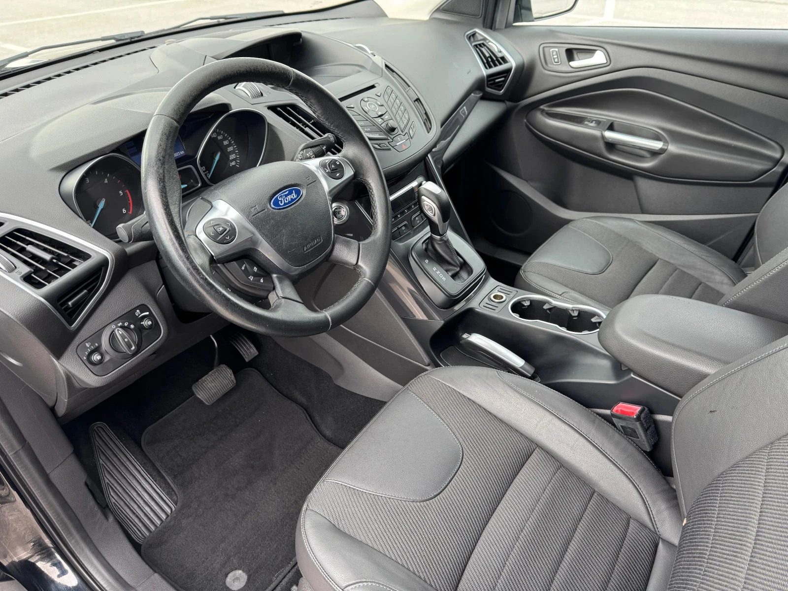 Ford Kuga 2.0 TDCI 4WD TITANIUM - AUTO/ KEYLESS/ EURO 6B - изображение 9