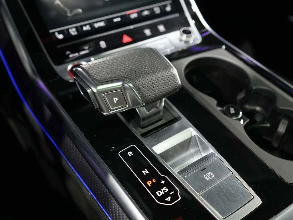 Audi RSQ8 4.0T* quattro* SUV* AWD* АвтоКредит* (ЦЕНА ДО БГ) - изображение 8