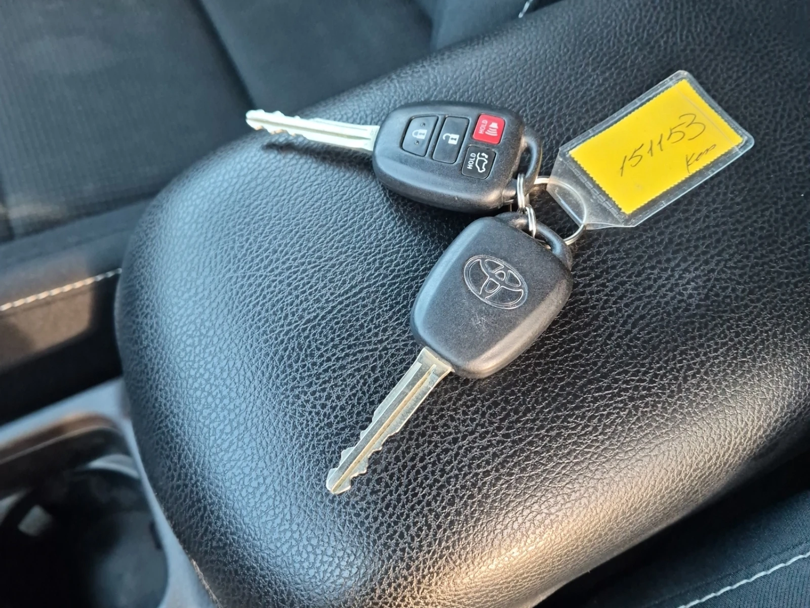 Toyota Rav4 XLE| 2.5L| 4x4| PANO| 2 KEYS  | Mobile.bg � ����������� 16