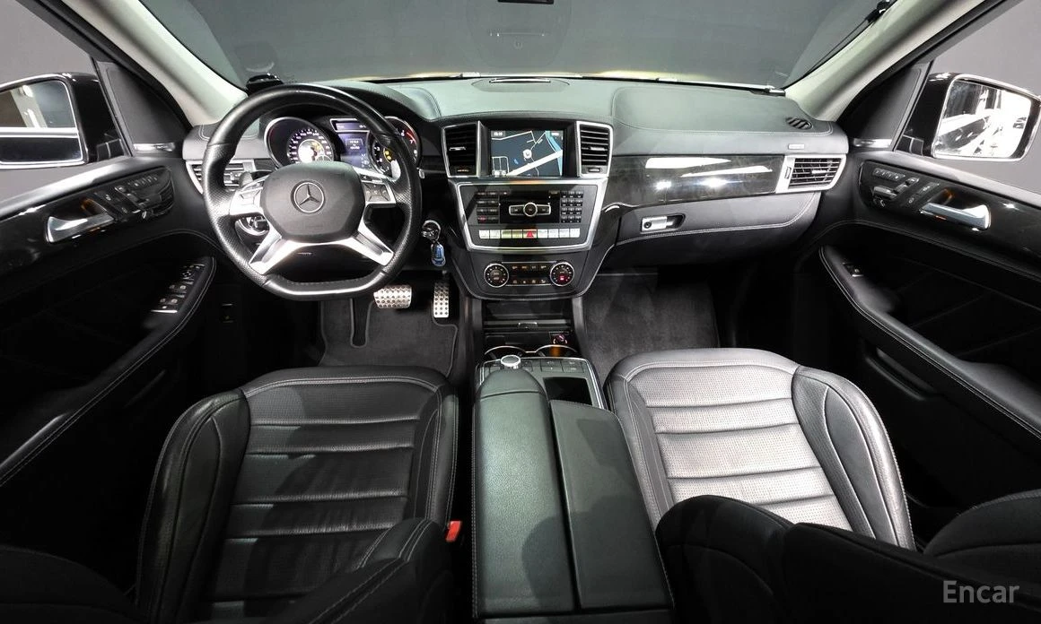 Mercedes-Benz ML 63 AMG HARMAN/KARDON* ПОДГРЕВ* ОБДУХВАНЕ* ПАНО* 3X TV, снимка 8 - Автомобили и джипове - 53976069