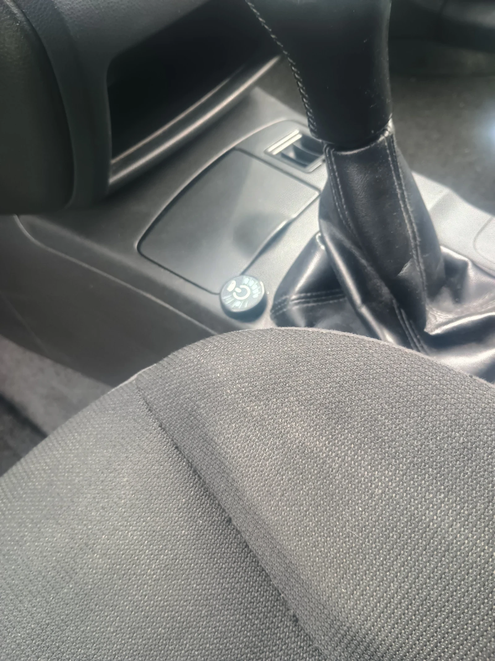 Mitsubishi Outlander 2.0i, снимка 3 - Автомобили и джипове - 54218948