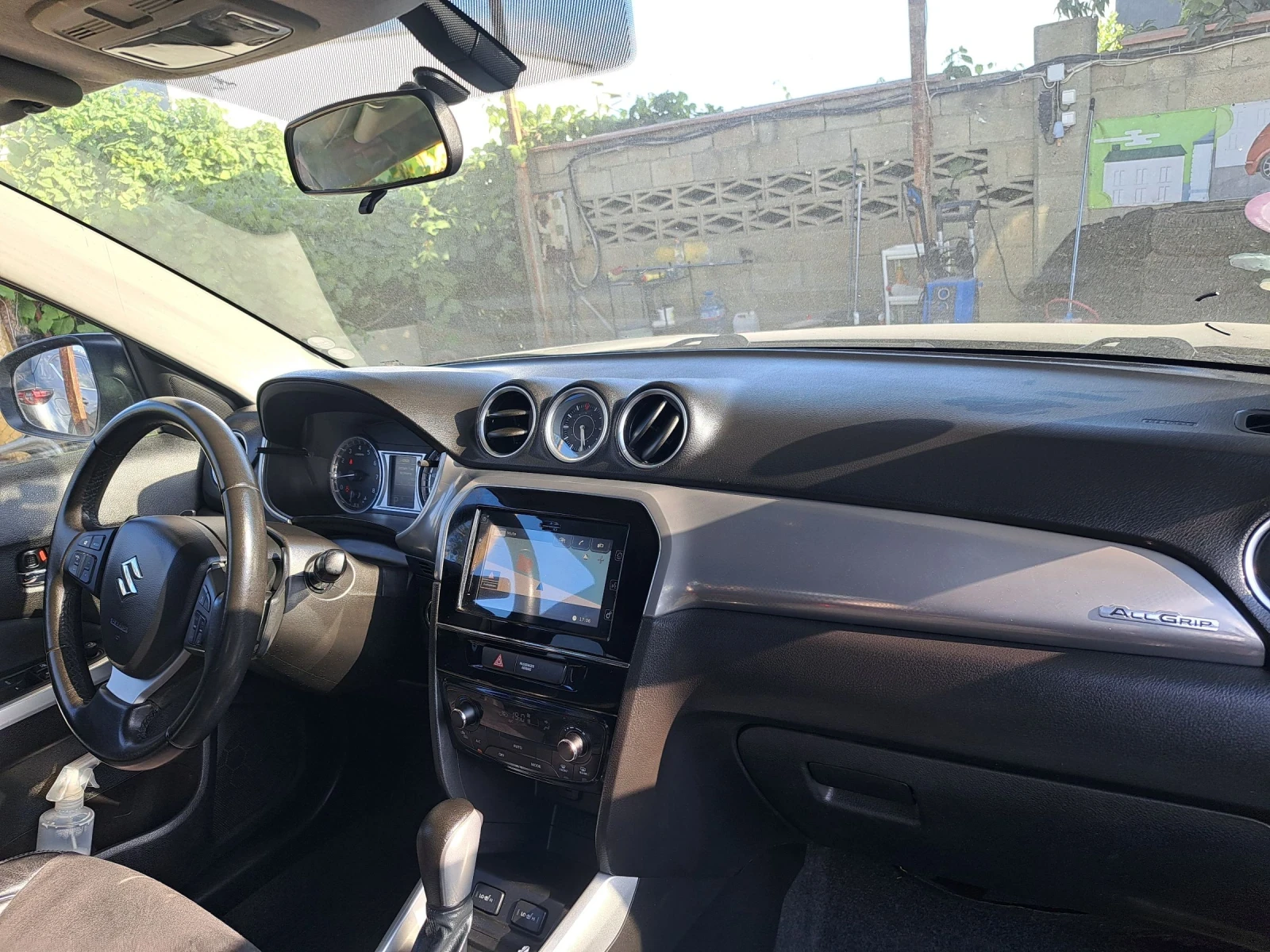 Suzuki Vitara 1.6 i 4x4 avtomat , снимка 13 - Автомобили и джипове - 55054625