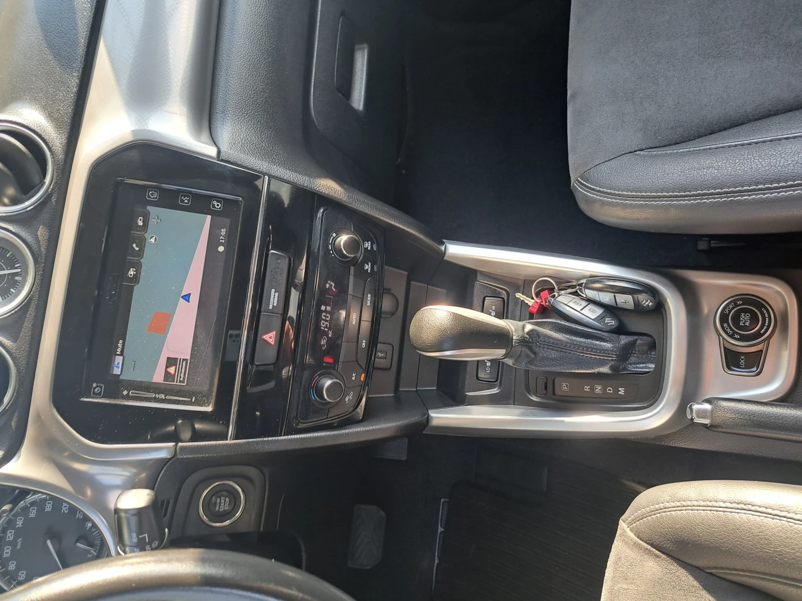 Suzuki Vitara 1.6 i 4x4 avtomat , снимка 14 - Автомобили и джипове - 55054625