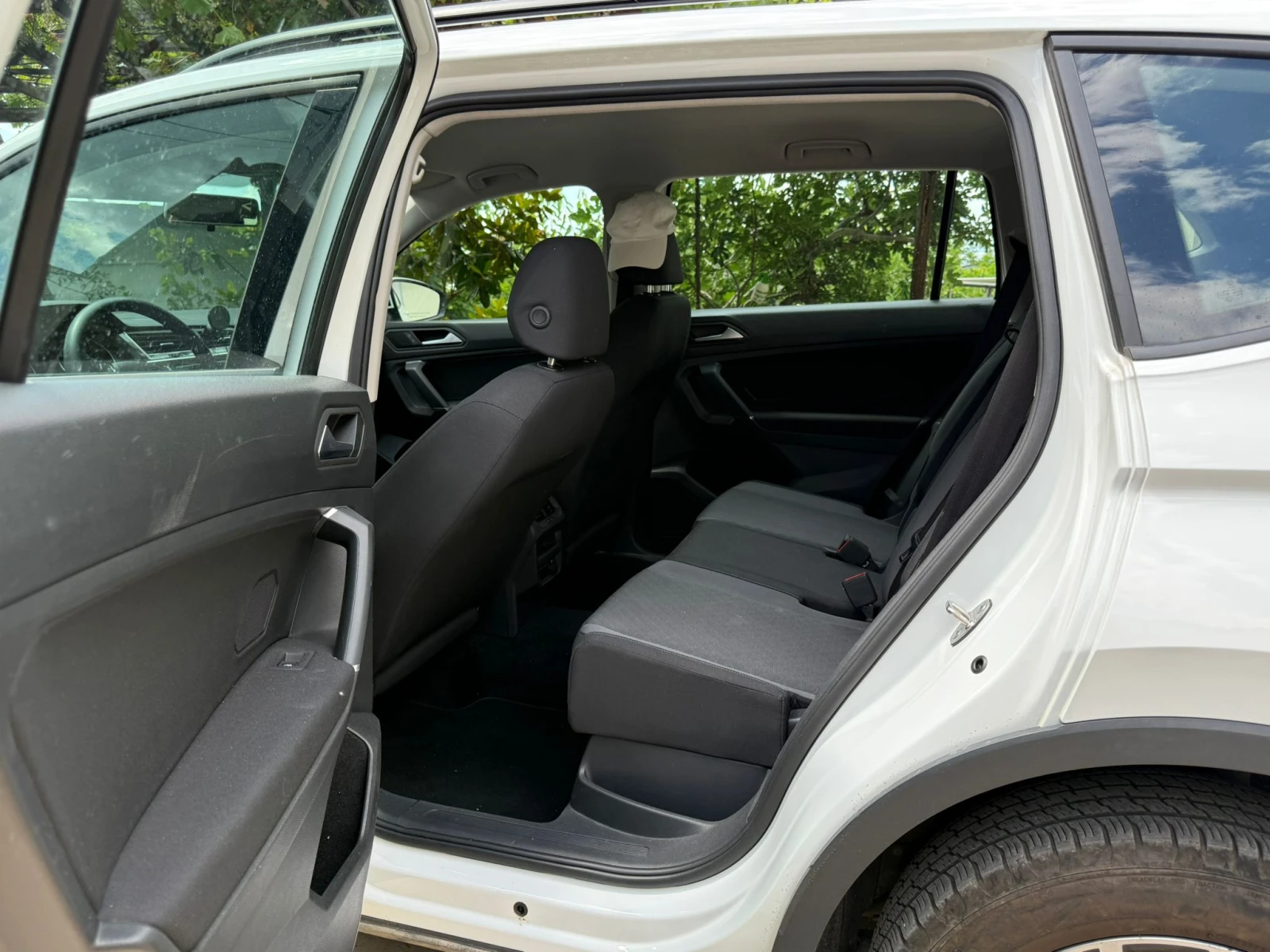 VW Tiguan 2, 0TSi 4х4 70.х.КМ АВТОМАТИК ТЕГЛИЧ, снимка 10 - Автомобили и джипове - 55168646