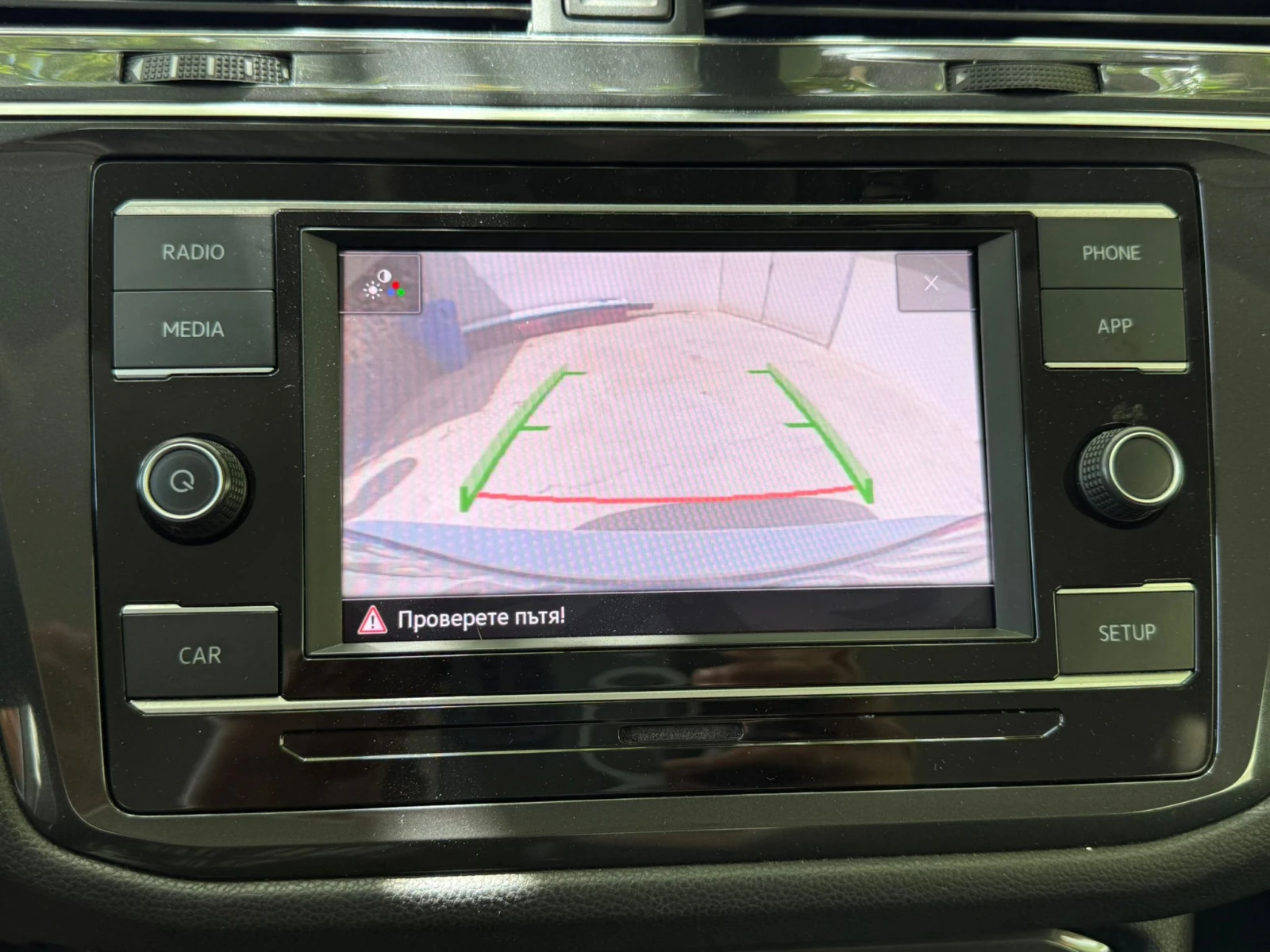 VW Tiguan 2, 0TSi 4х4 70.х.КМ АВТОМАТИК ТЕГЛИЧ, снимка 16 - Автомобили и джипове - 55168646