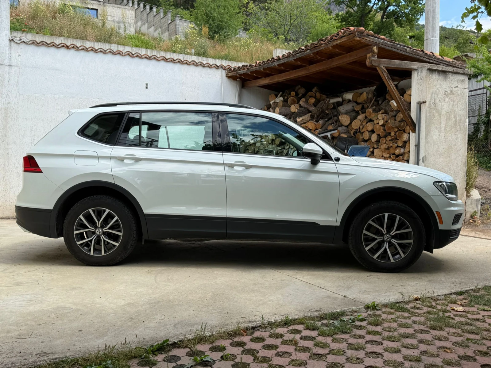 VW Tiguan 2, 0TSi 4х4 70.х.КМ АВТОМАТИК ТЕГЛИЧ, снимка 4 - Автомобили и джипове - 55168646