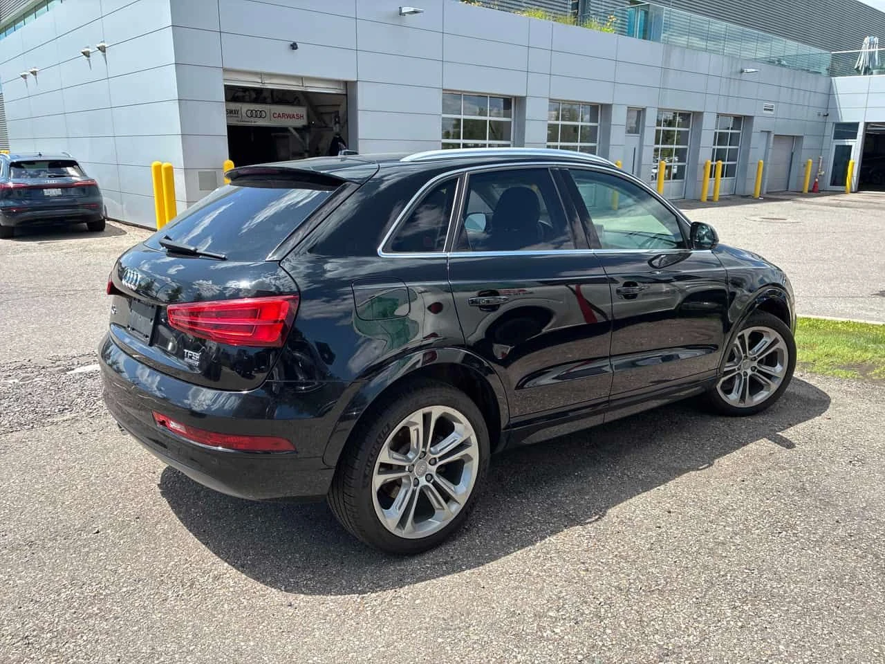 Audi Q3 * Progressiv * CARFAX * ОПЦИЯ ЗА ФИНАНСИРАНЕ, снимка 3 - Автомобили и джипове - 55505415