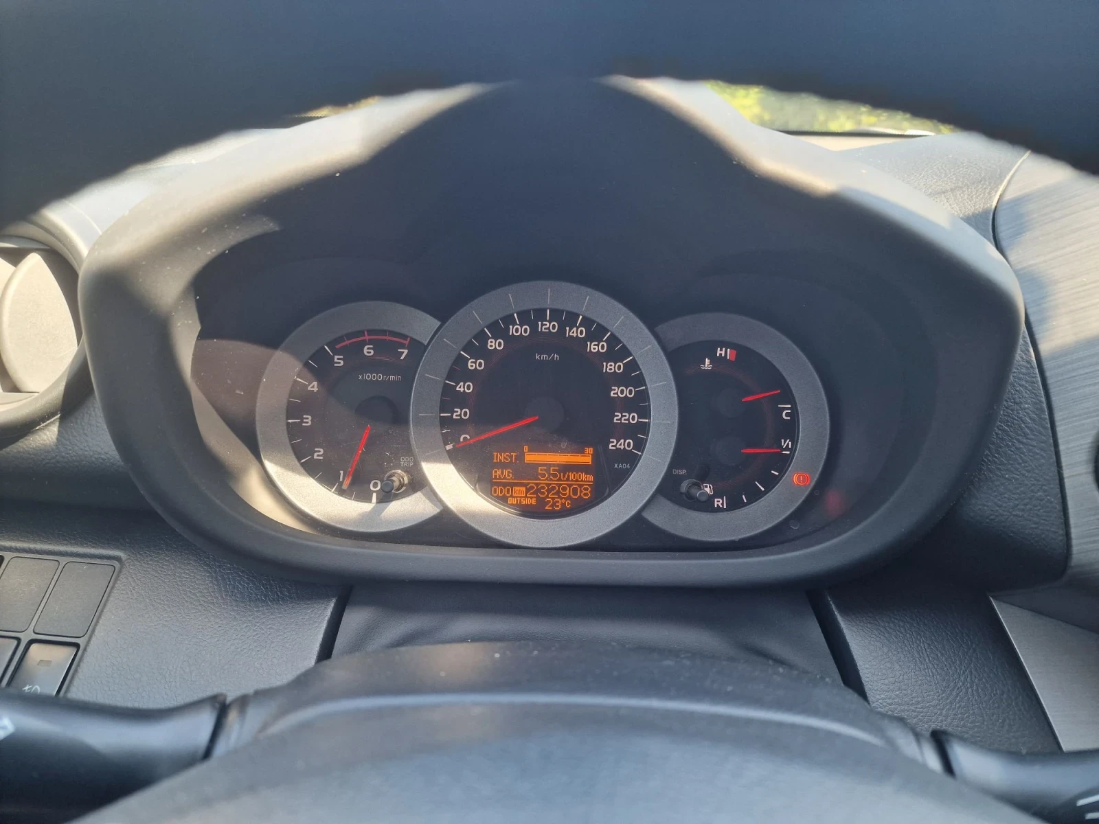 Toyota Rav4 2.2 136 к.с. d4d, снимка 10 - Автомобили и джипове - 55927663