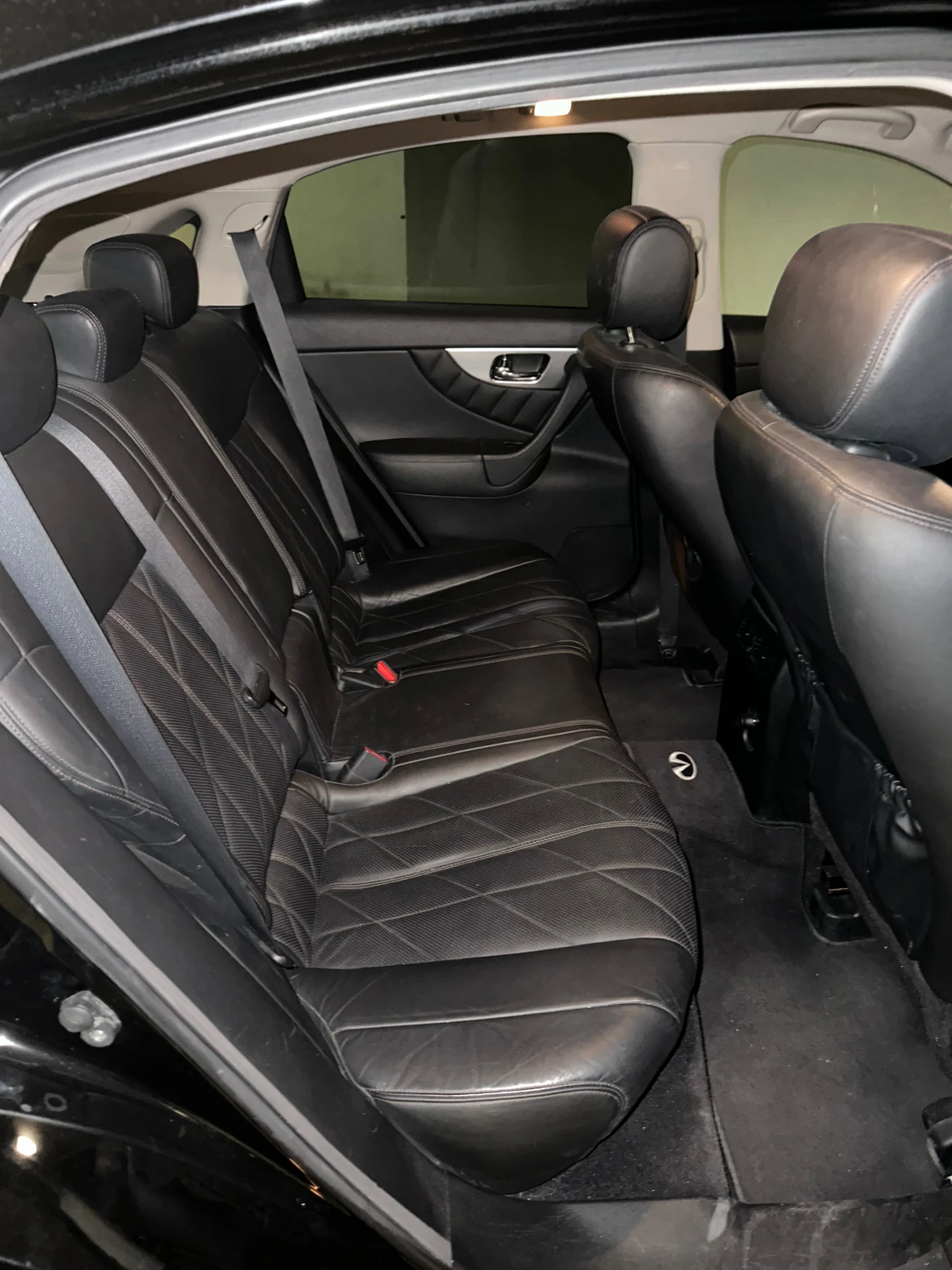 Infiniti Fx 35, снимка 8 - Автомобили и джипове - 55930023