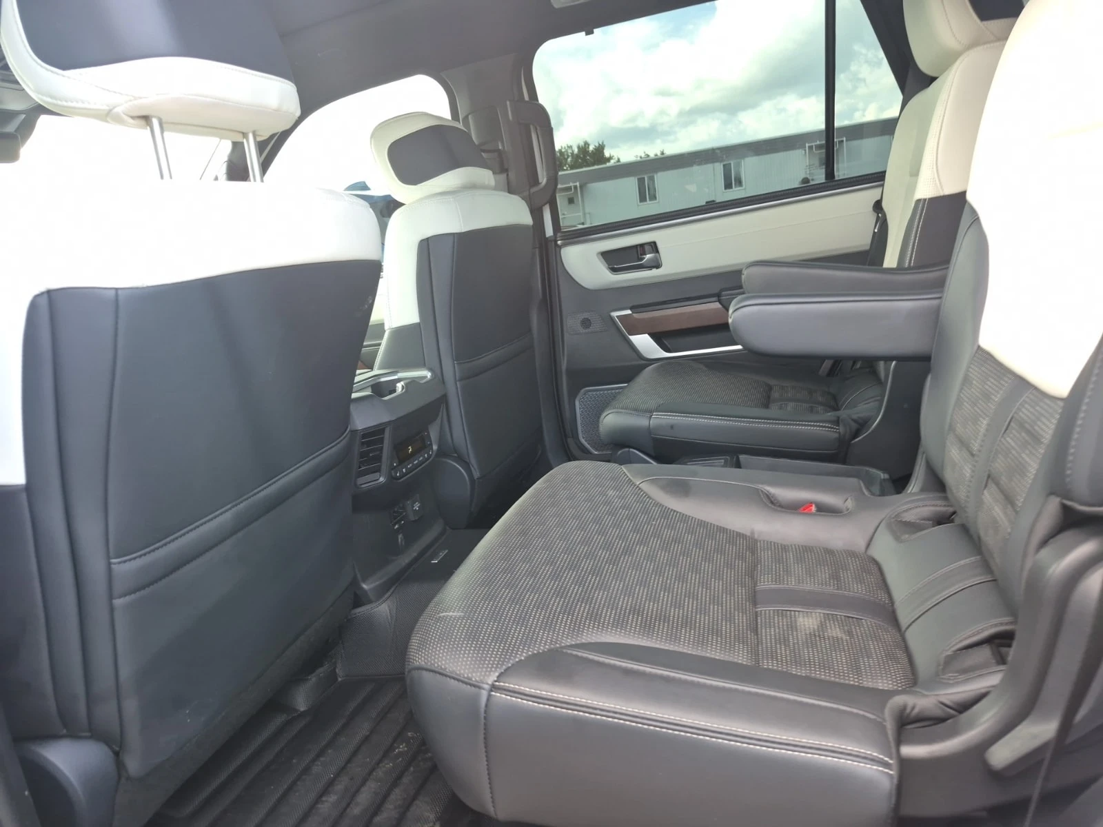 Toyota Sequoia * PLATINUM * CARFAX * , снимка 12 - Автомобили и джипове - 56020443