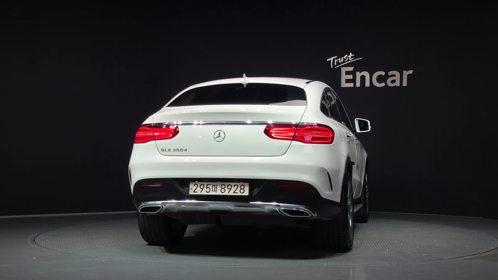 Mercedes-Benz GLE 350 d 4Matic * ОБДУХ * 360 * М. ТОЧКА * H KARDON, снимка 4 - Автомобили и джипове - 56116796