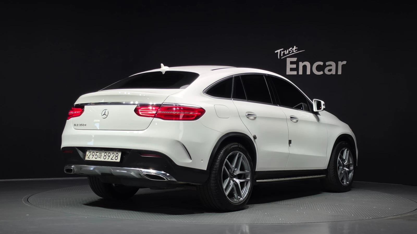 Mercedes-Benz GLE 350 d 4Matic * ОБДУХ * 360 * М. ТОЧКА * H KARDON, снимка 3 - Автомобили и джипове - 56116796