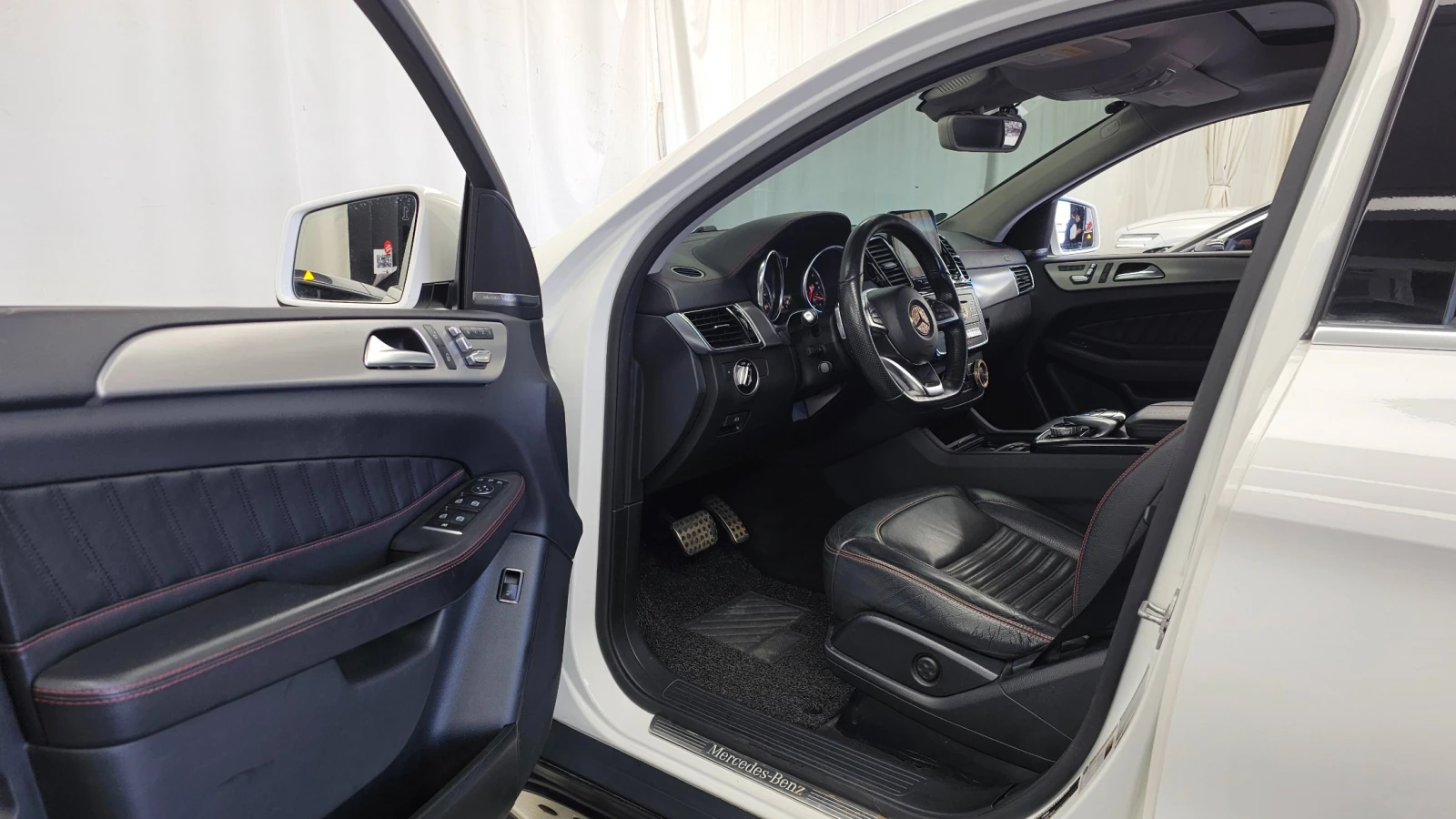 Mercedes-Benz GLE 350 d 4Matic * ОБДУХ * 360 * М. ТОЧКА * H KARDON, снимка 8 - Автомобили и джипове - 56116796