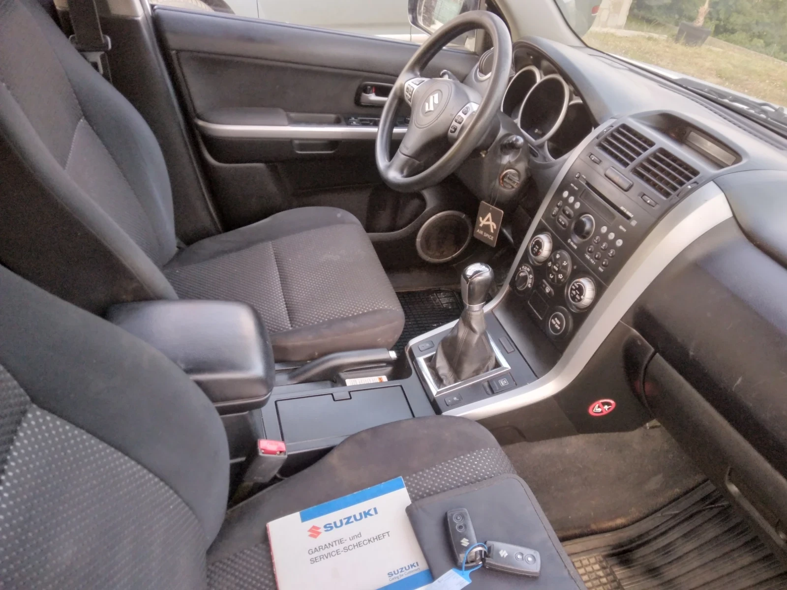 Suzuki Grand vitara 2.000, снимка 11 - Автомобили и джипове - 56718800