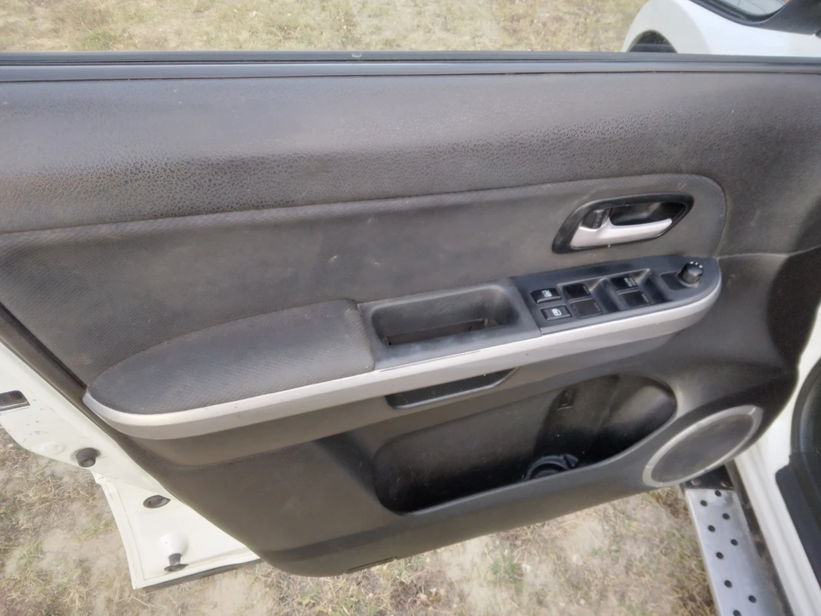 Suzuki Grand vitara 2.000, снимка 13 - Автомобили и джипове - 56718800