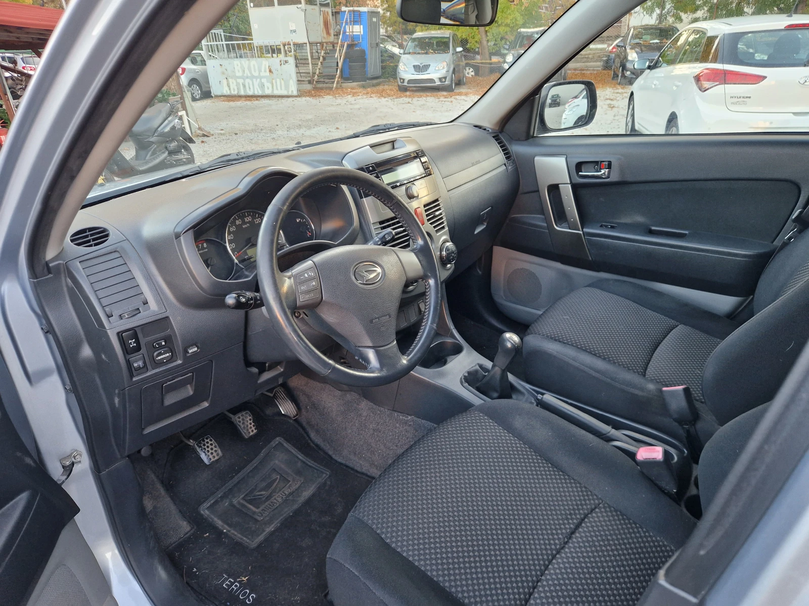 Daihatsu Terios 1.5i 4x4, снимка 4 - Автомобили и джипове - 56623045