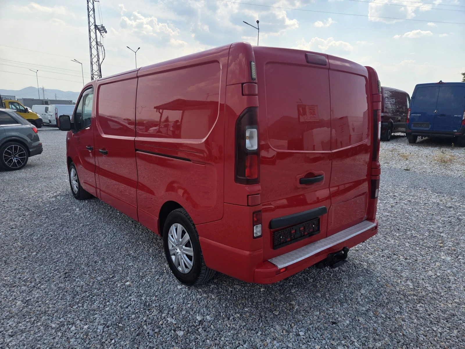 Opel Vivaro Хладилен, Нави, Клима, Две странични врати - изображение 3